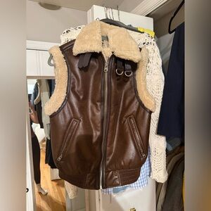Bershka vest